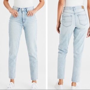 NWOT American Eagle High Waist Mom Jean Light Wash